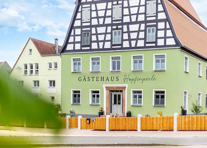 Mit Terrasse 