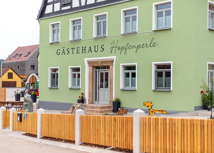 Mit Terrasse 